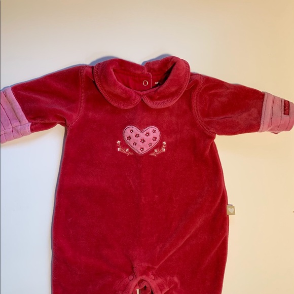 Infant Carter’s Heart Velour Onesie - Picture 3 of 5